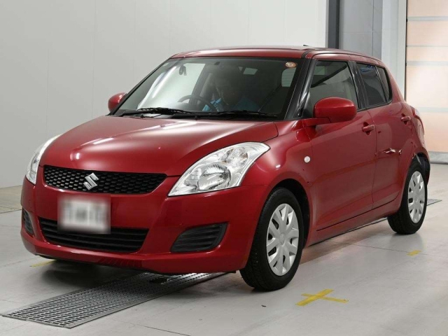 SUZUKI SWIFT — фото
