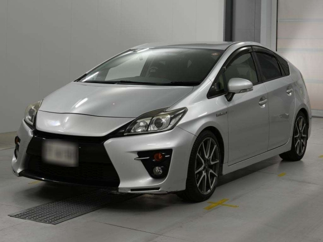 TOYOTA PRIUS — фото