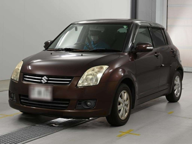SUZUKI SWIFT — фото