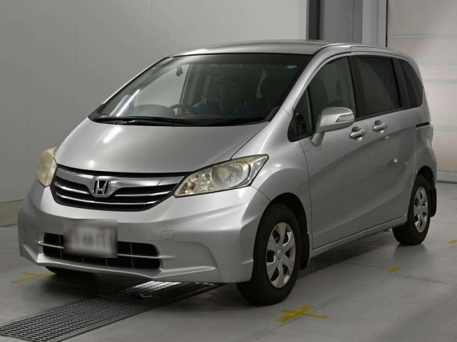 HONDA FREED — фото