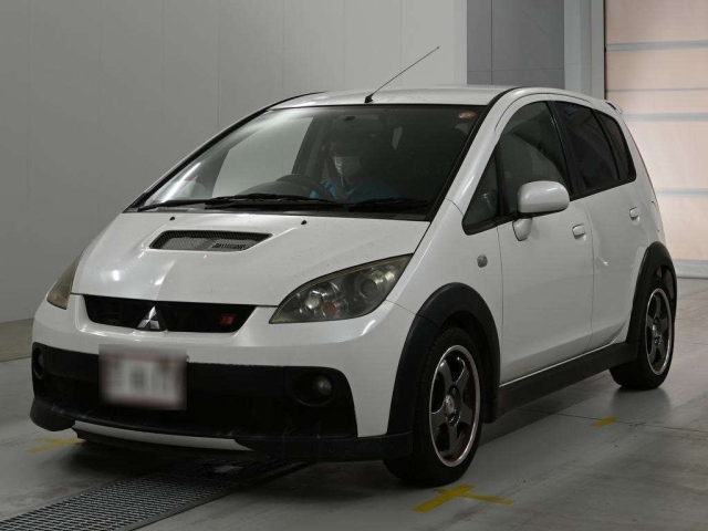 MITSUBISHI COLT — фото