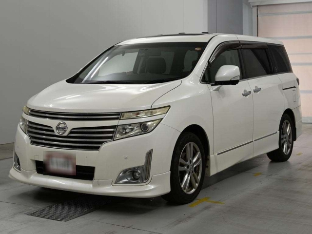NISSAN ELGRAND — фото