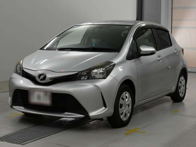 TOYOTA VITZ — фото