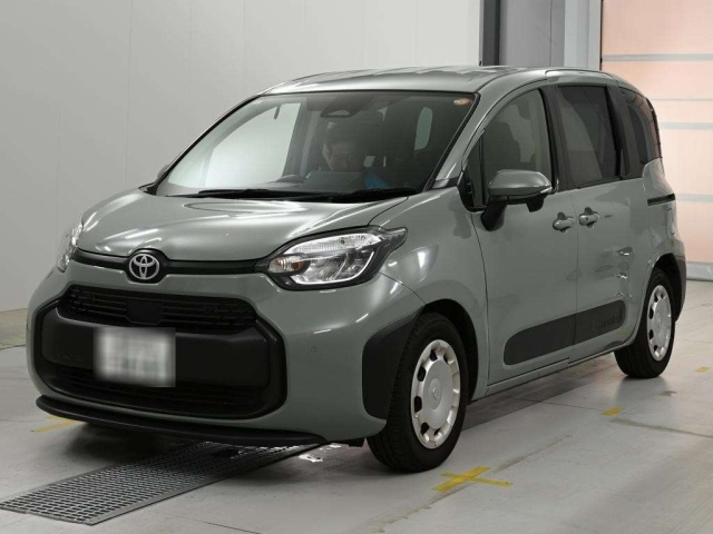 TOYOTA SIENTA — фото