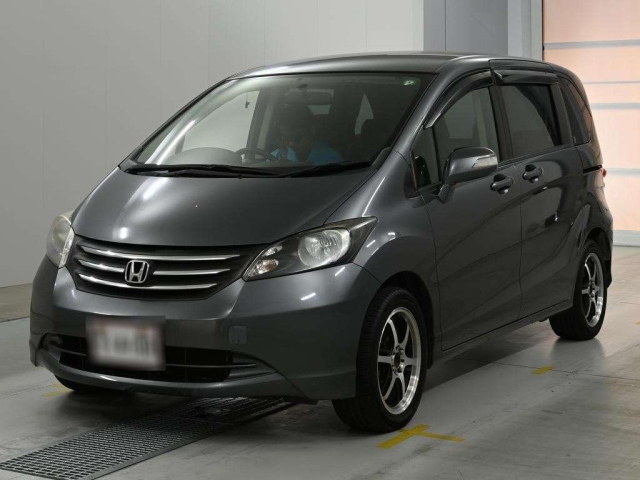 HONDA FREED — фото