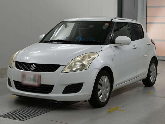 SUZUKI SWIFT — фото