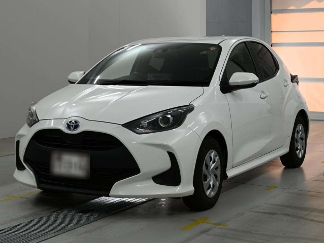 TOYOTA YARIS — фото