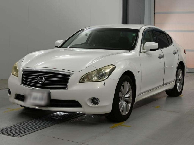 NISSAN FUGA