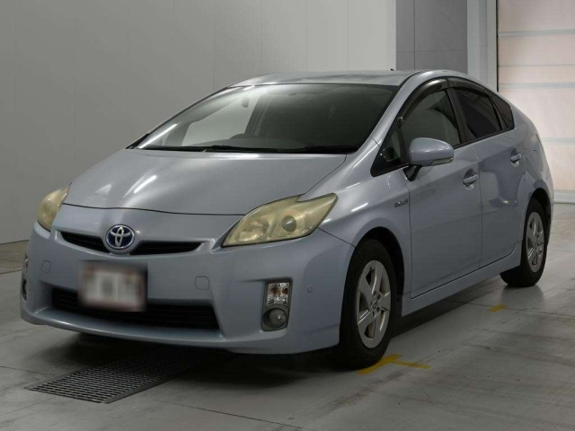TOYOTA PRIUS — фото