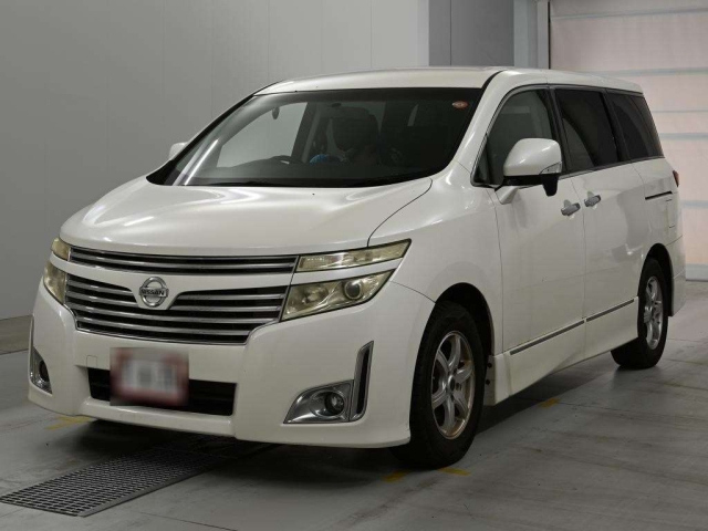 NISSAN ELGRAND — фото