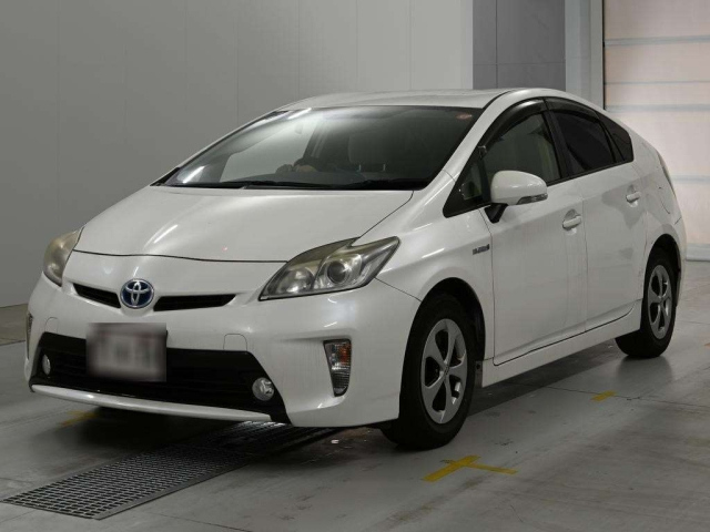 TOYOTA PRIUS — фото