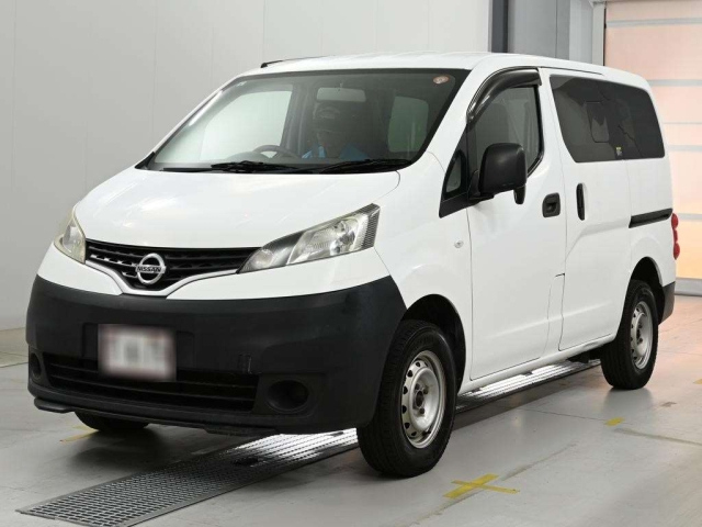 NISSAN NV200 — фото