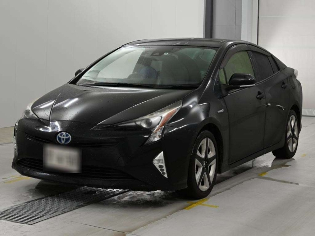 TOYOTA PRIUS — фото