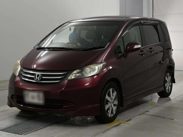HONDA FREED — фото