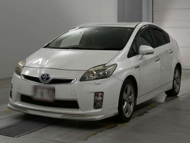 TOYOTA PRIUS — фото