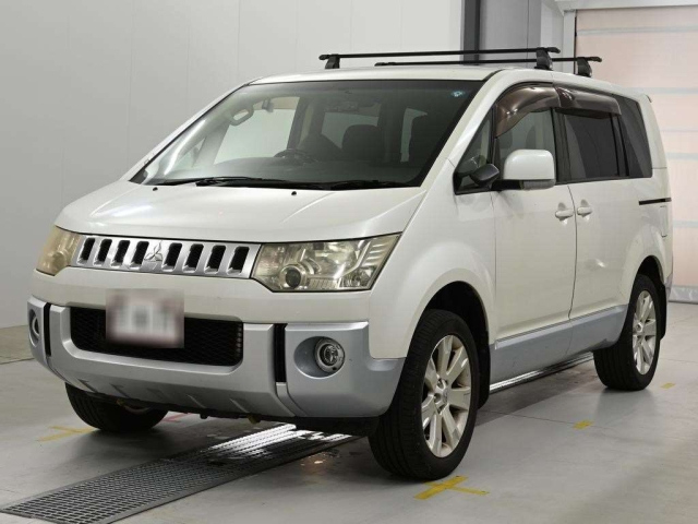 MITSUBISHI DELICA — фото