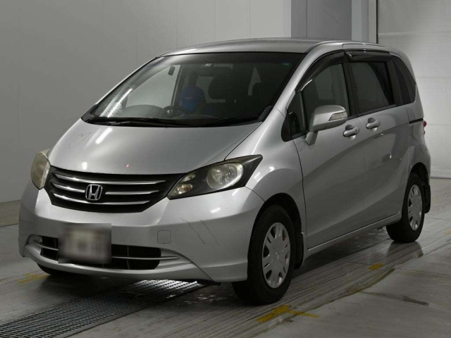 HONDA FREED — фото