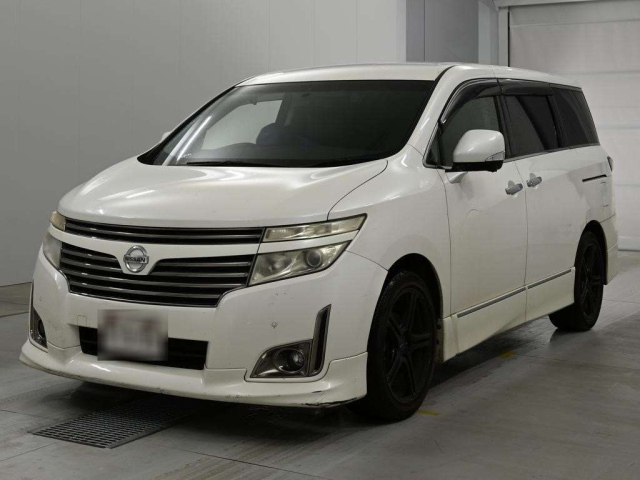 NISSAN ELGRAND — фото