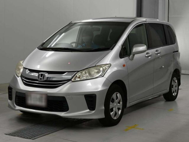 HONDA FREED — фото