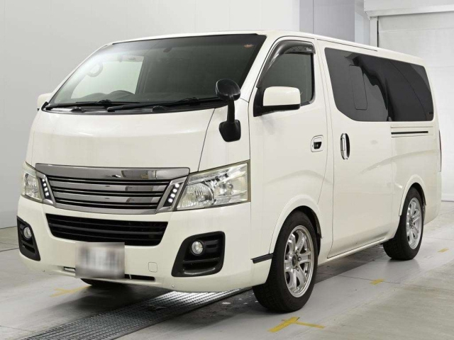 NISSAN CARAVAN — фото