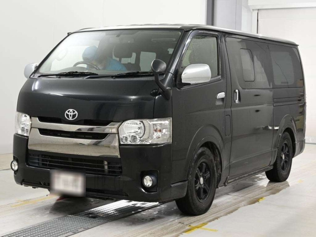 TOYOTA HIACE — фото