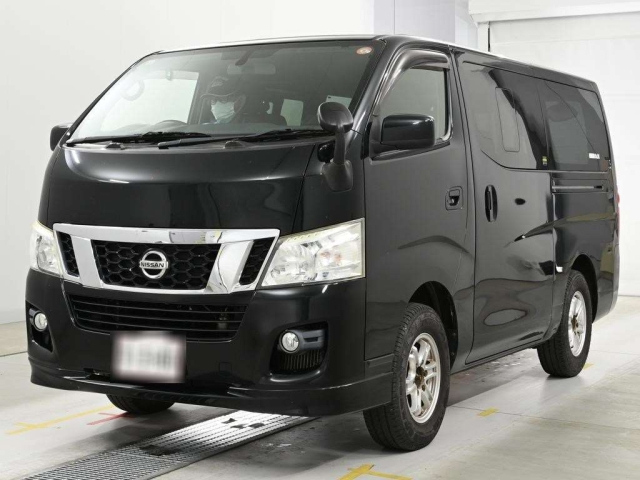 NISSAN CARAVAN — фото