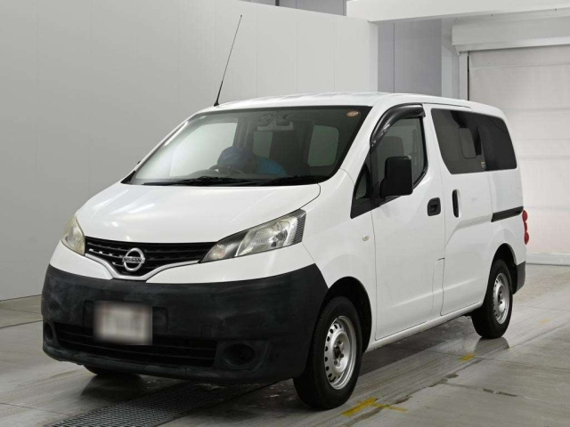 NISSAN NV200 — фото