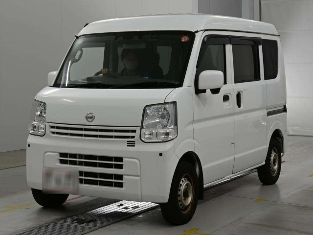 NISSAN CLIPPER — фото
