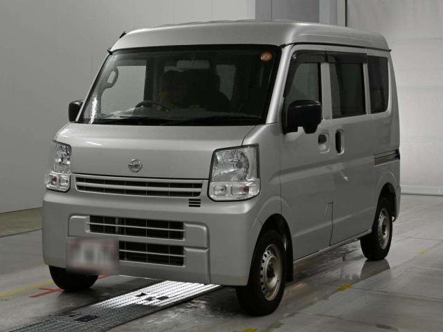 NISSAN CLIPPER — фото