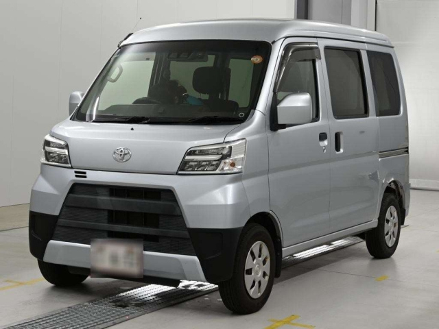 TOYOTA PIXIS — фото
