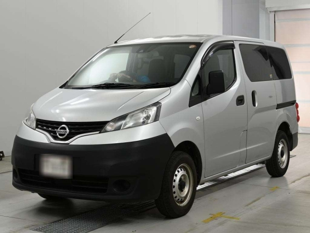 NISSAN NV200 — фото
