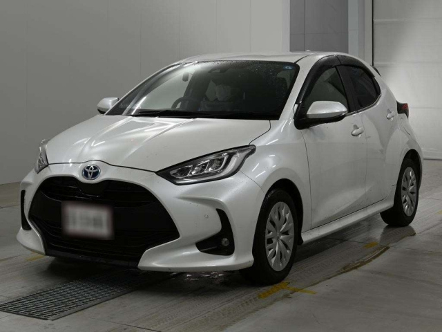 TOYOTA YARIS — фото