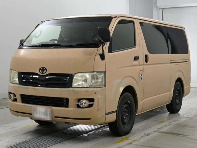 TOYOTA HIACE — фото
