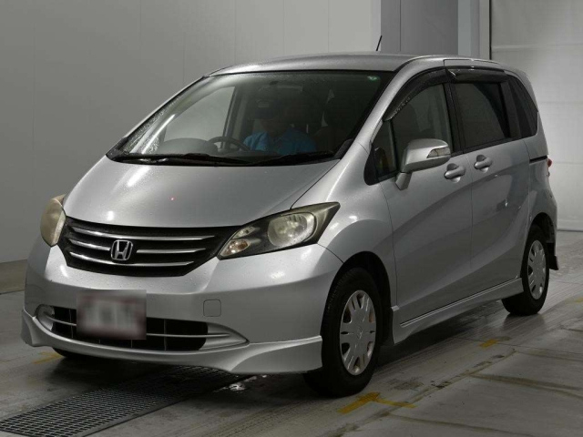 HONDA FREED — фото
