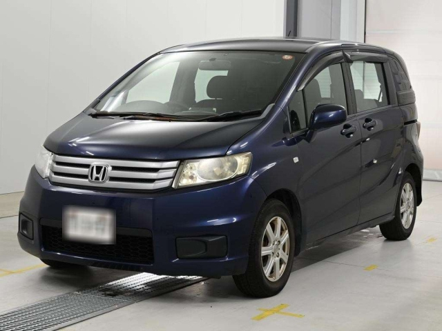 HONDA FREED — фото