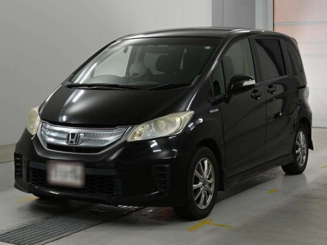 HONDA FREED — фото