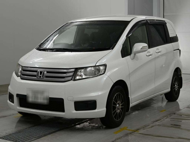 HONDA FREED — фото