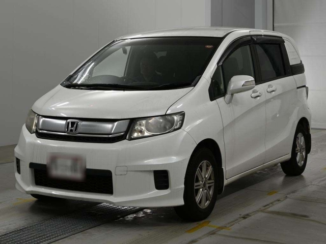 HONDA FREED — фото