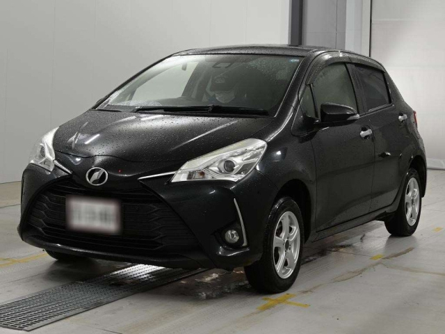 TOYOTA VITZ — фото