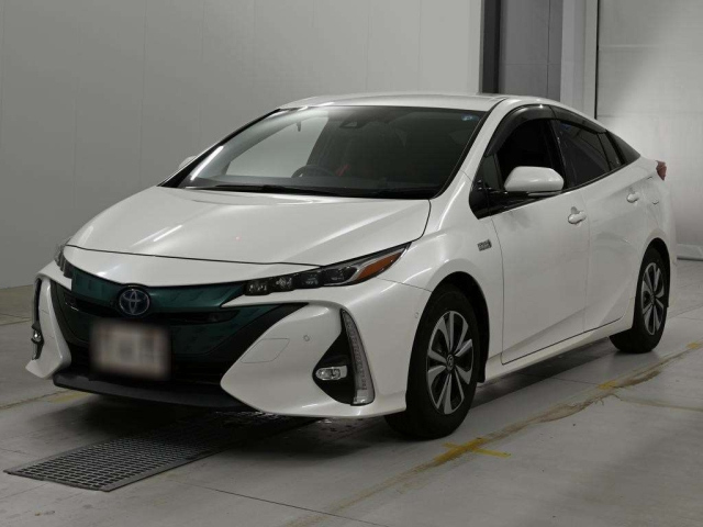TOYOTA PRIUS — фото