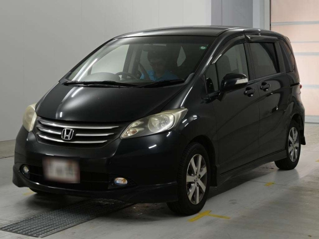 HONDA FREED — фото