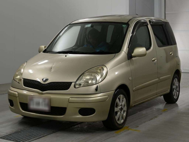 TOYOTA FUNCARGO — фото