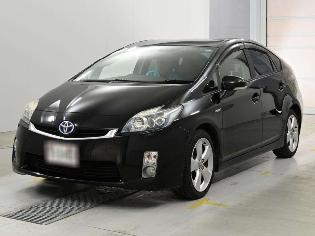 TOYOTA PRIUS — фото