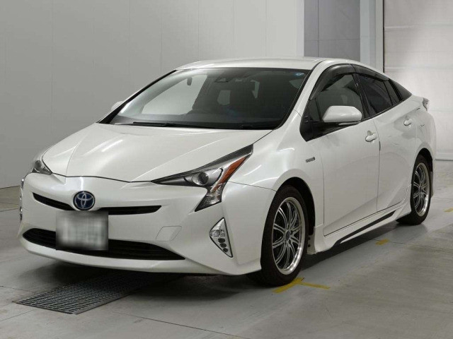 TOYOTA PRIUS — фото