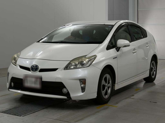 TOYOTA PRIUS — фото