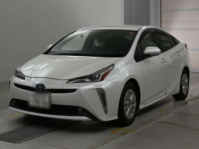 TOYOTA PRIUS — фото