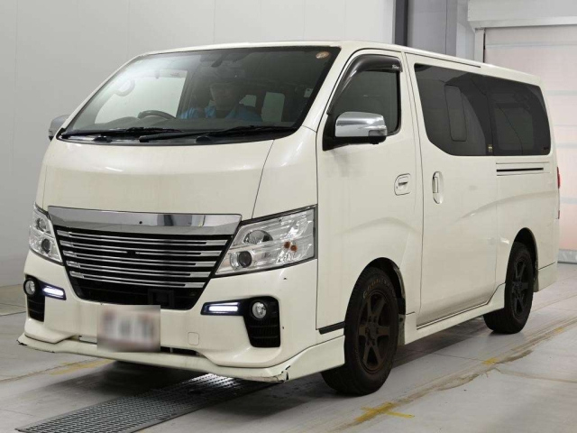 NISSAN CARAVAN — фото