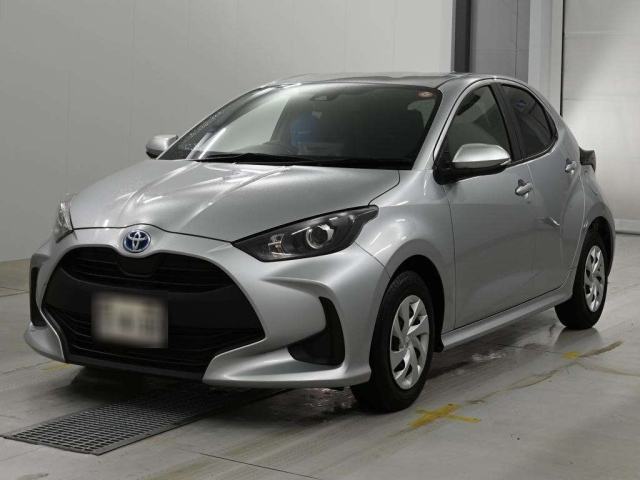 TOYOTA YARIS — фото