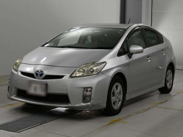 TOYOTA PRIUS — фото