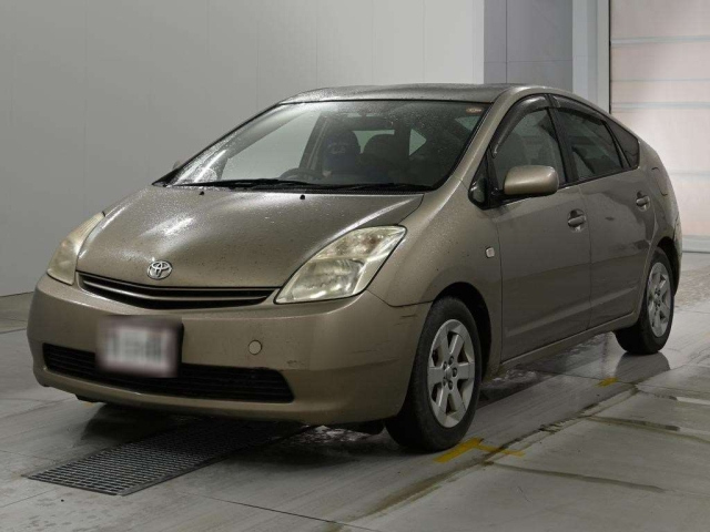 TOYOTA PRIUS — фото